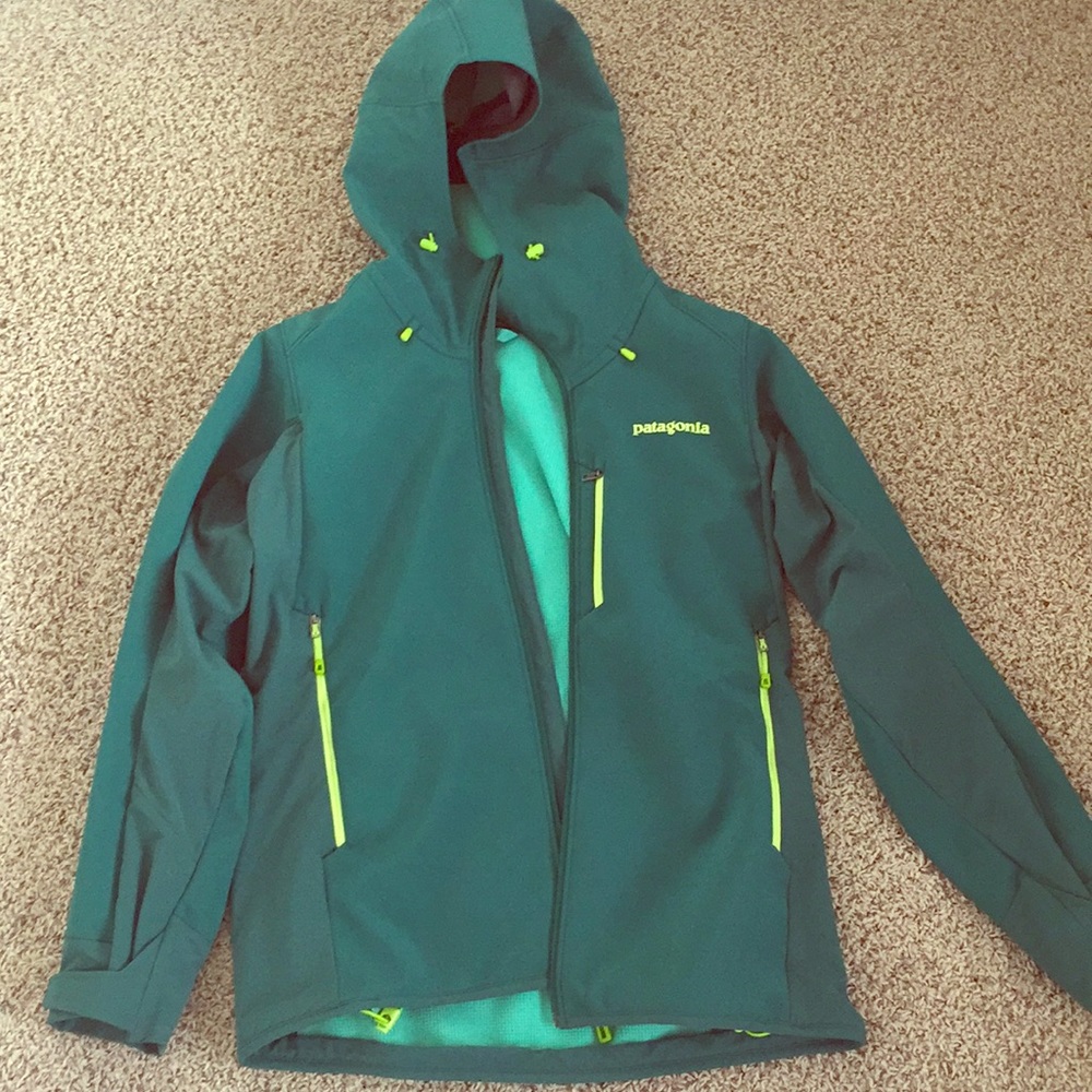 Like New! Patagonia XS lightweight green jacket